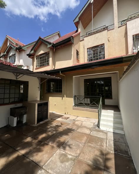 Spacious 4-Bedroom + DSQ Townhouse To Let in Lavington