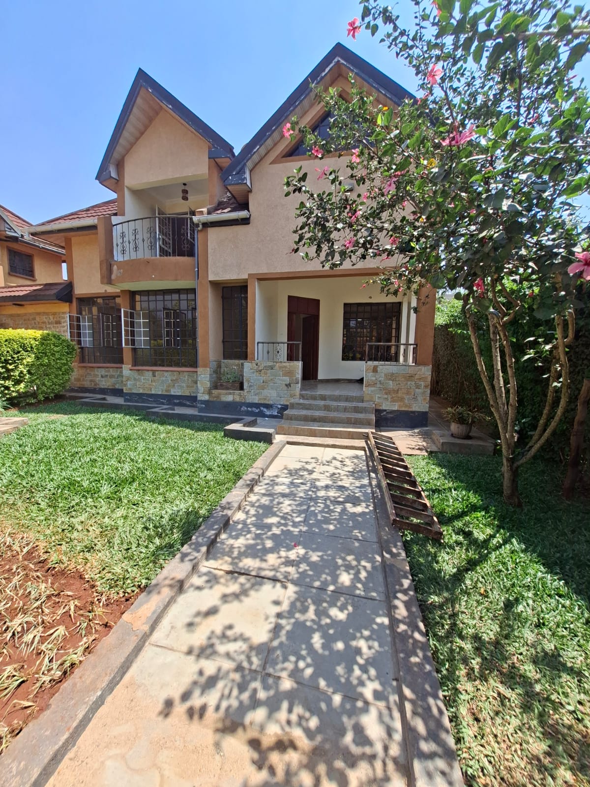 Spacious 4-Bedroom Maisonette, all ensuite, plus DSQ to let in muthaiga north