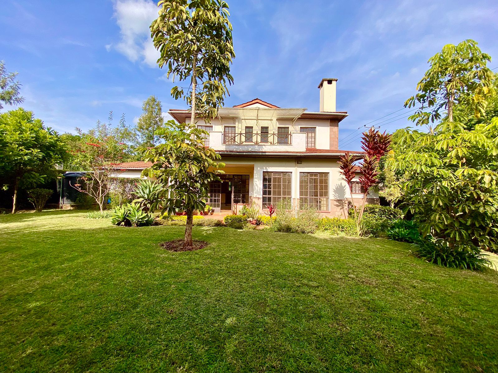 Spacious 4 Bedroom Maisonette For Rent in Red hill Image