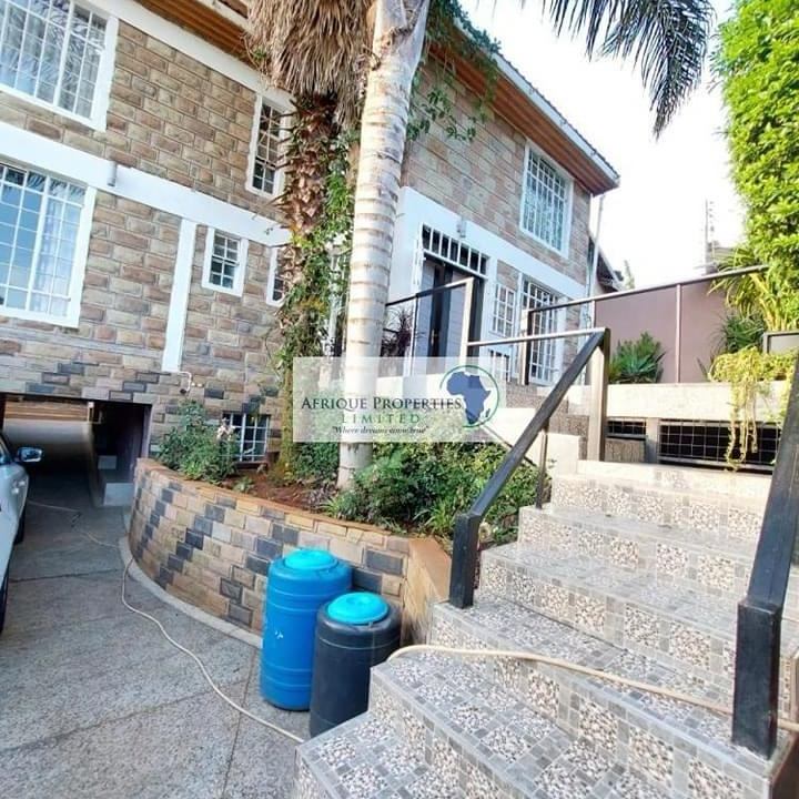Spacious 4 bedroom maisonette for sale in Membley Estate
