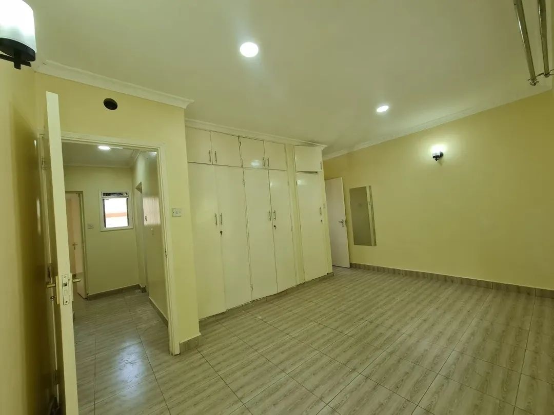 spacious 4 bedroom maisonette plus sq to let in Kilimani Image