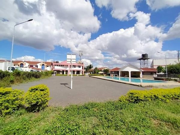 spacious 4 bedroom maisonette plus sq to let in Langata