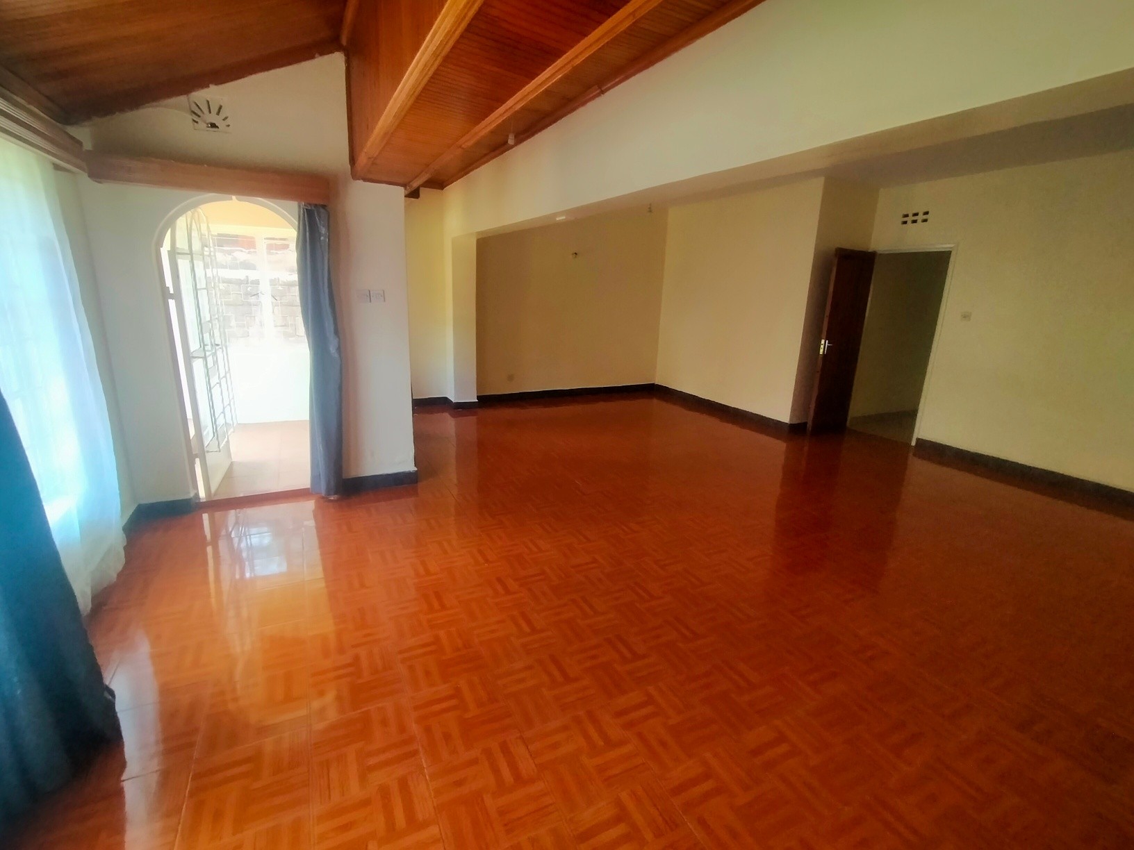 Spacious 4 Bedroom Maisonette + SQ To Let in Lang'ata Image