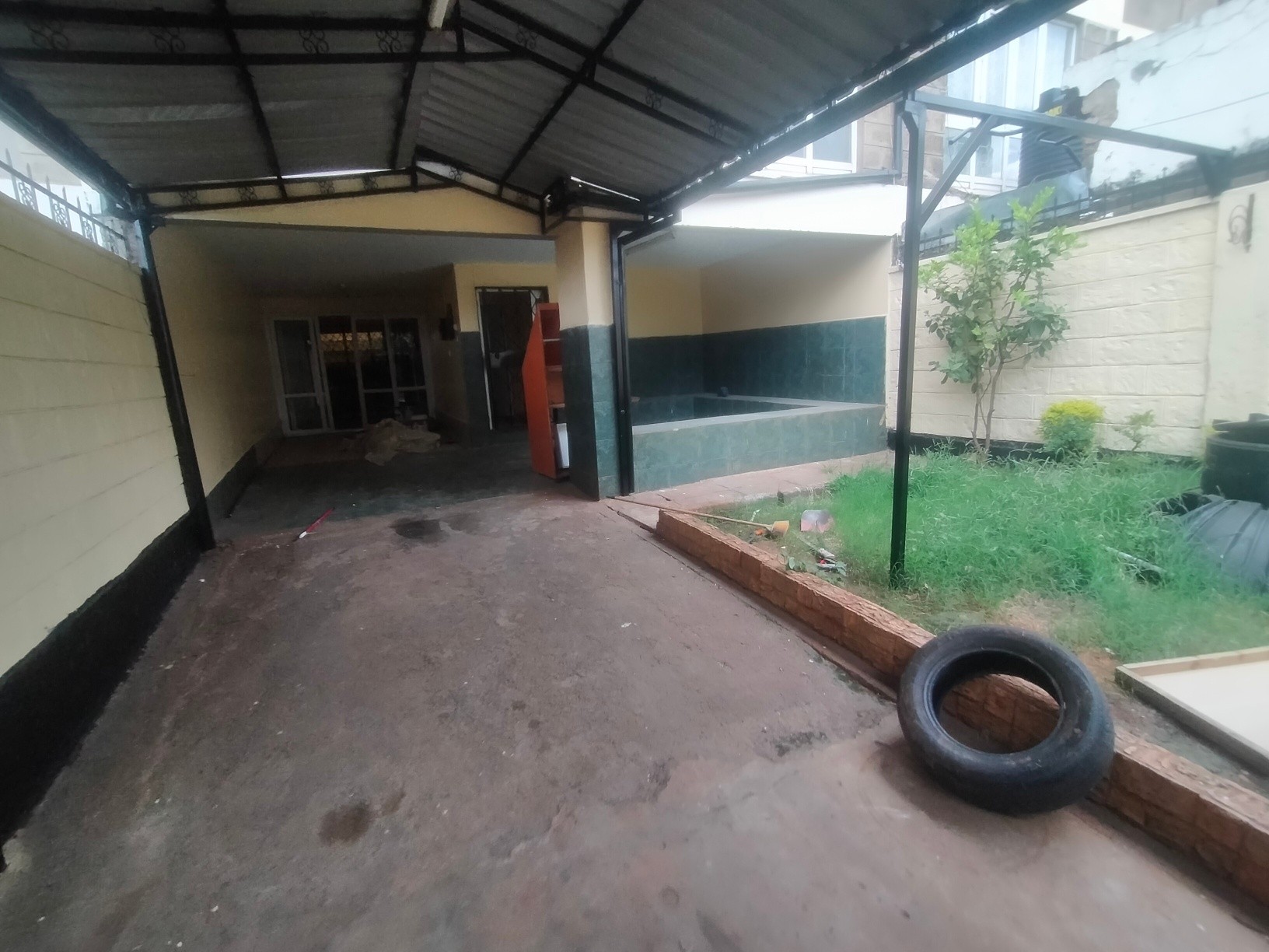 SPACIOUS 4-BEDROOM MAISONETTE + SQ TO LET IN SOUTH C