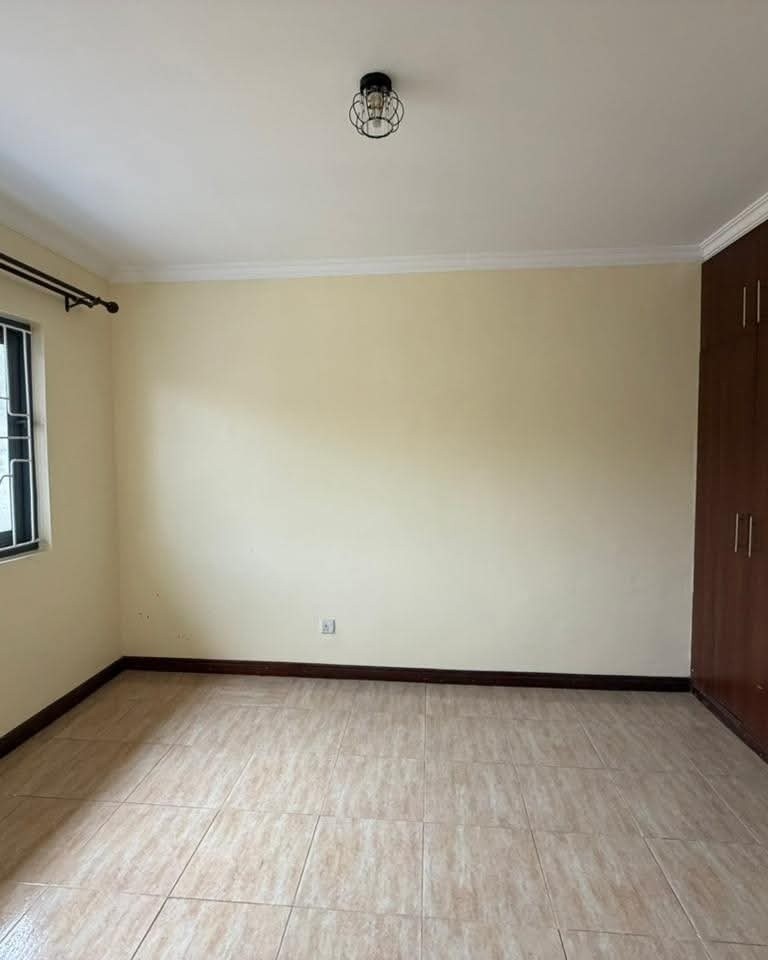 SPACIOUS 4-BEDROOM MAISONETTE WITH DSQ TO LET IN SOUTH B Image
