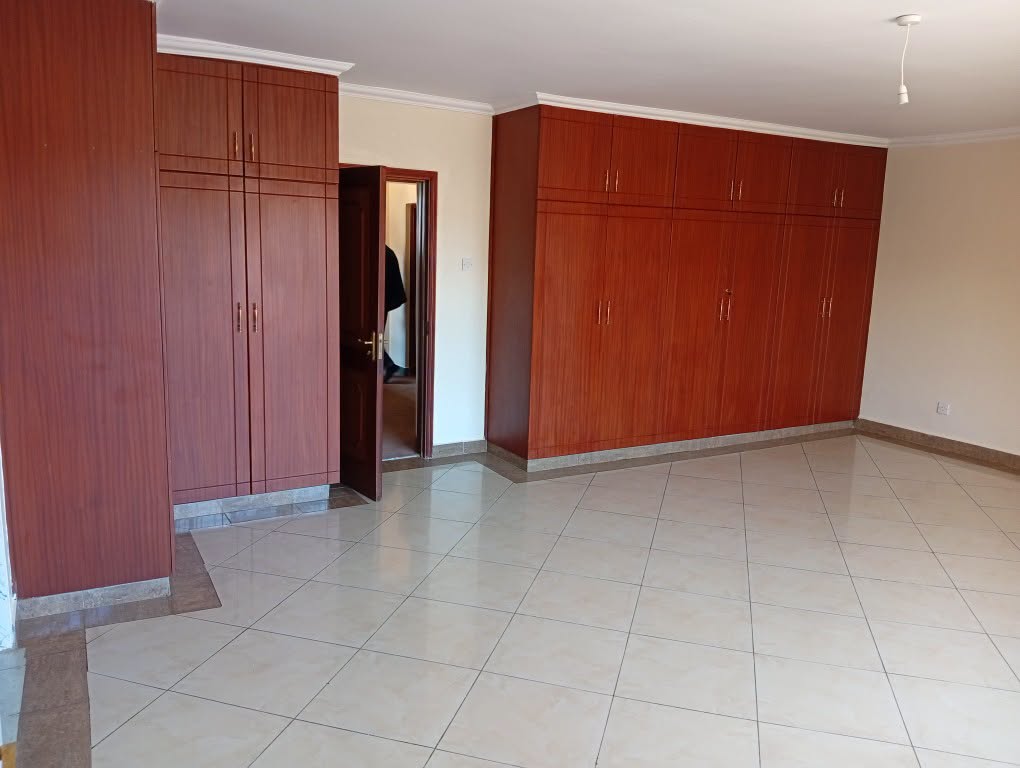 spacious 4 bedroom masionette for sale in lang'ata Image