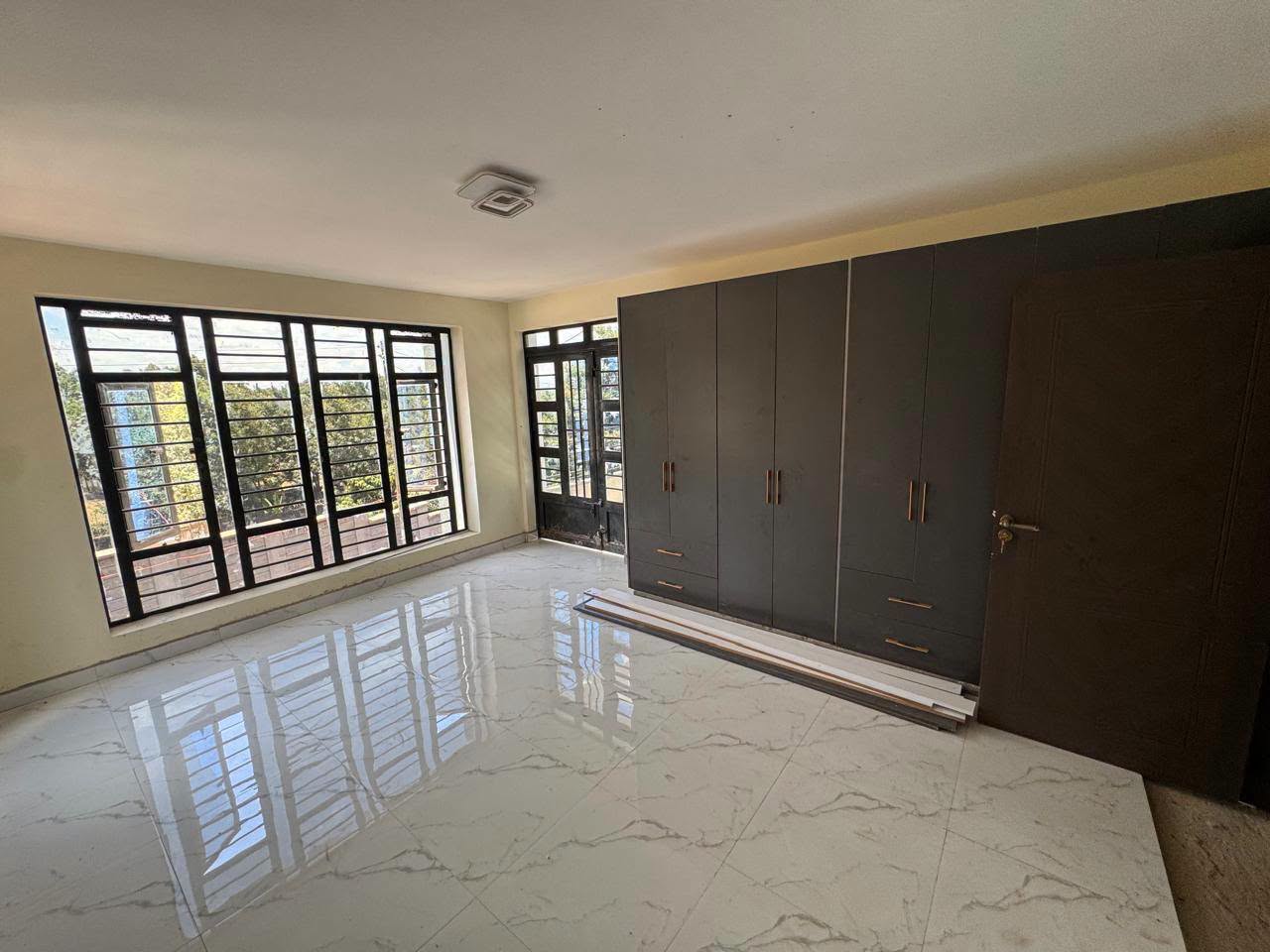 spacious 4 bedroom townhouse plus dsq for sale in ngong Image