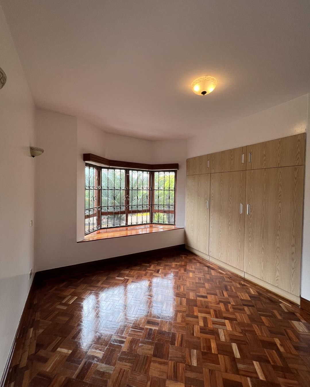 Spacious 5-Bedroom + 2 DSQ Townhouse To Let in Runda Image