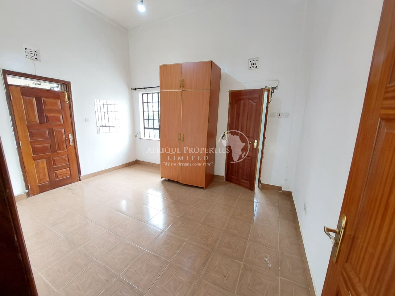 Spacious 5 Bedroom Maisonette For Rent in Muthaiga North Image
