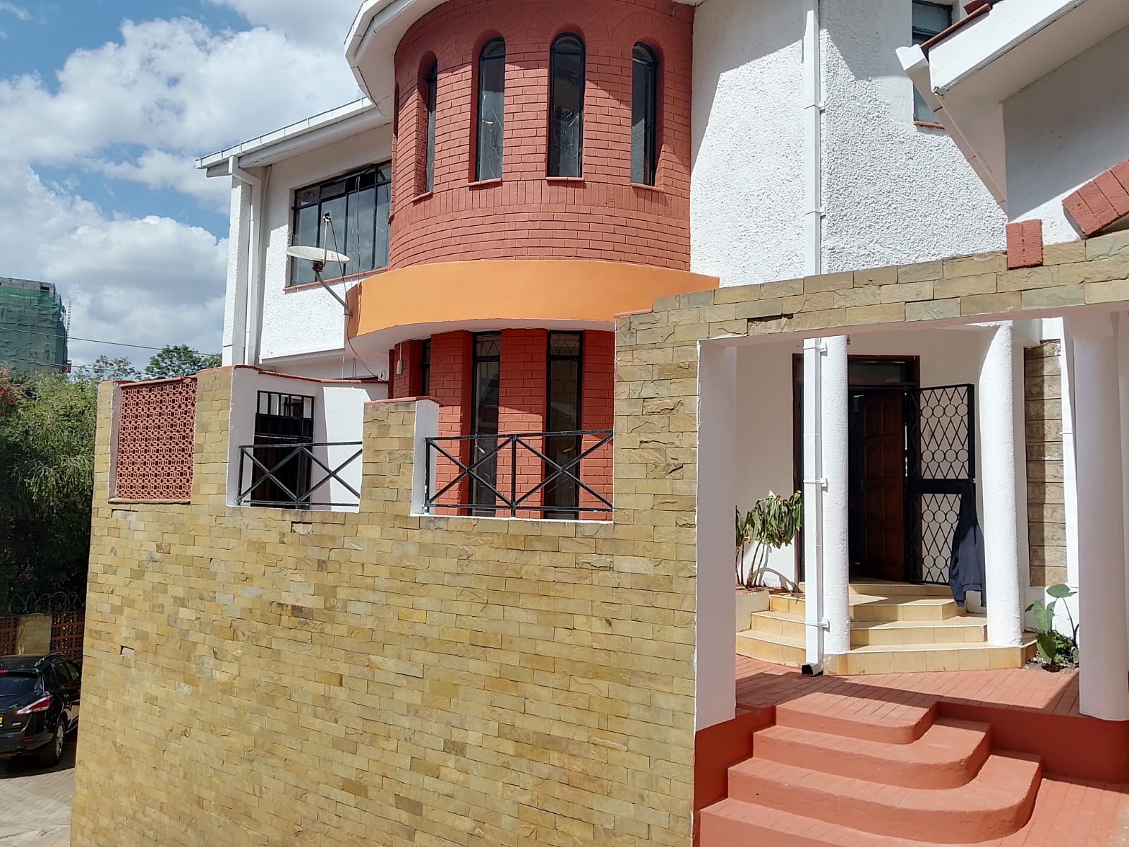 Spacious 5 Bedroom Villa With DSQ For Rent in Westlands, Brookside Drive