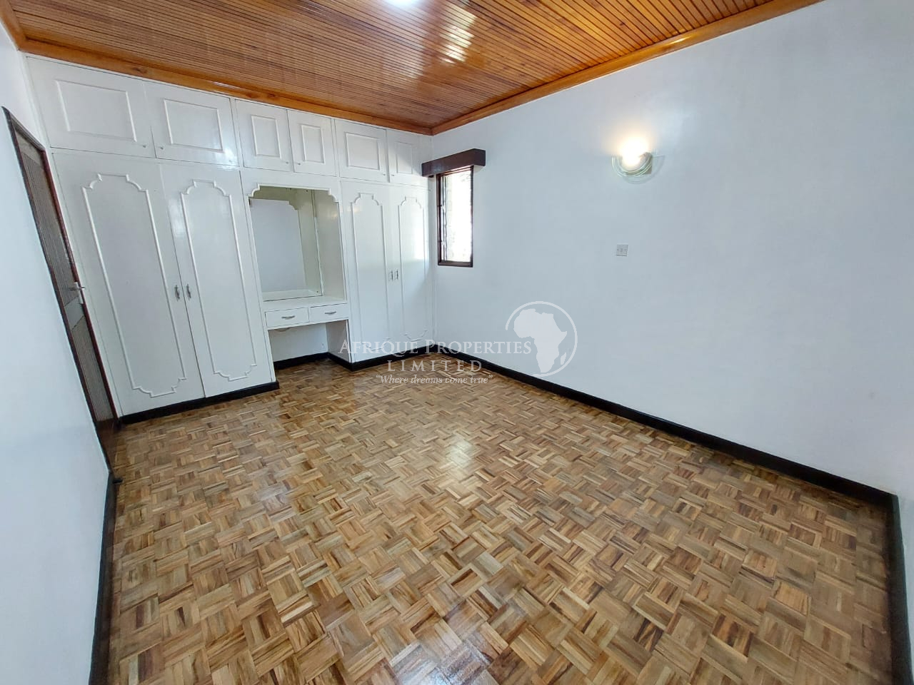 Spacious 6 Bedroom Maisonette For Rent in Runda Image