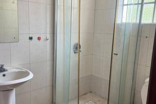 Spacious and Executive 3 bedroom Apartment Master ensuite plus DSQ For Sale in Kileleshwa Image