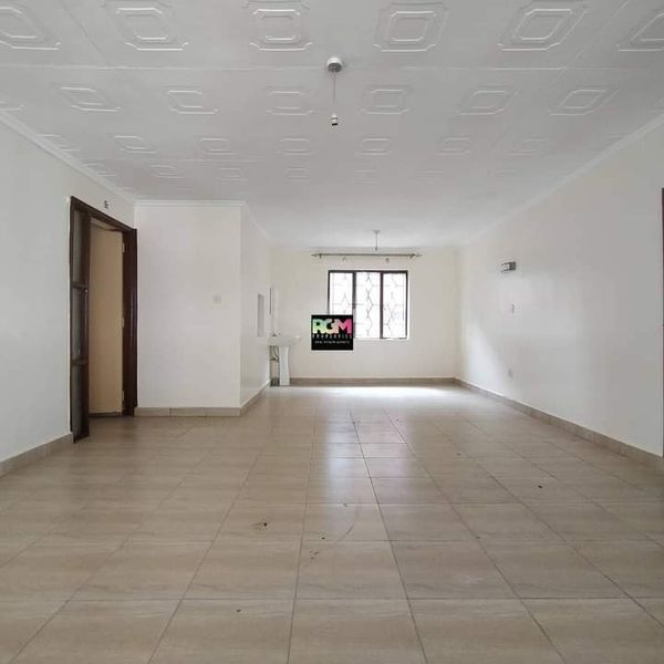 Spacious and lovely 3 bedroom Apartment to let Langata