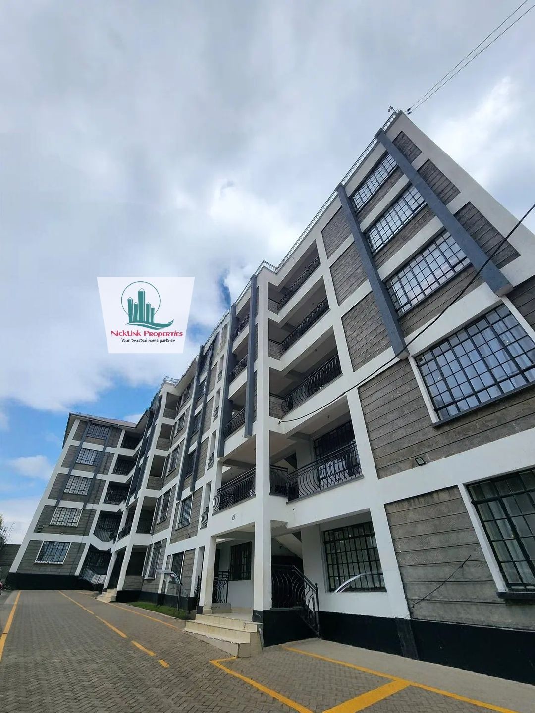 Spacious and modern 2 bedroom master ensuite apartment available to Let in Zambia, Ngong