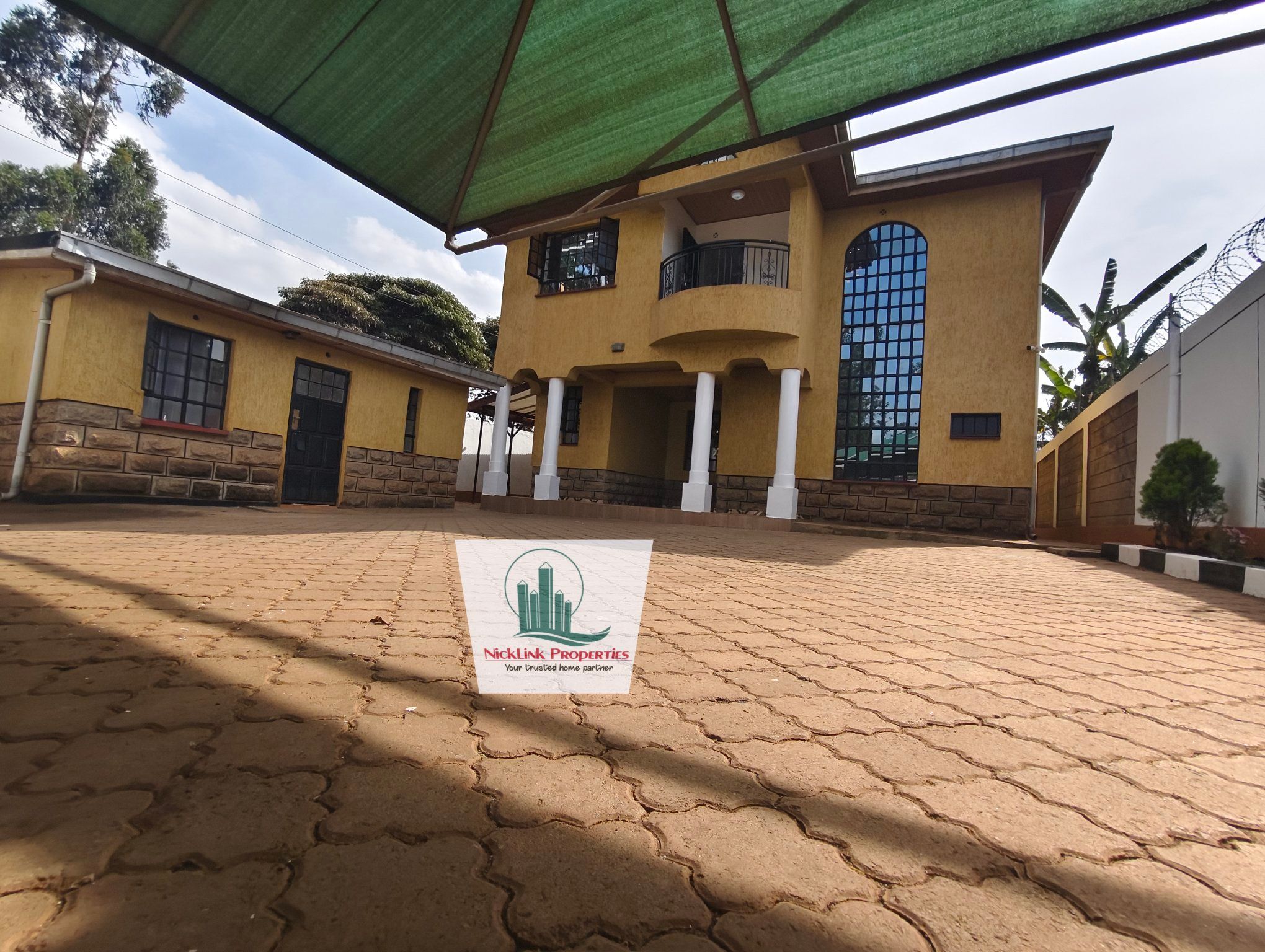 Spacious and modern 4 Bedroom Villa +DSQ available to let in Kibiko Ngong