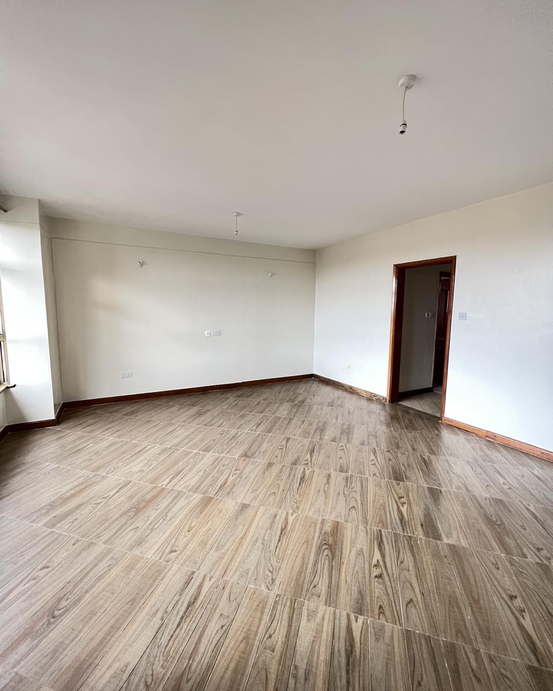 Spacious modern 1 bedroom apartment to let in naivasha road near junction mall