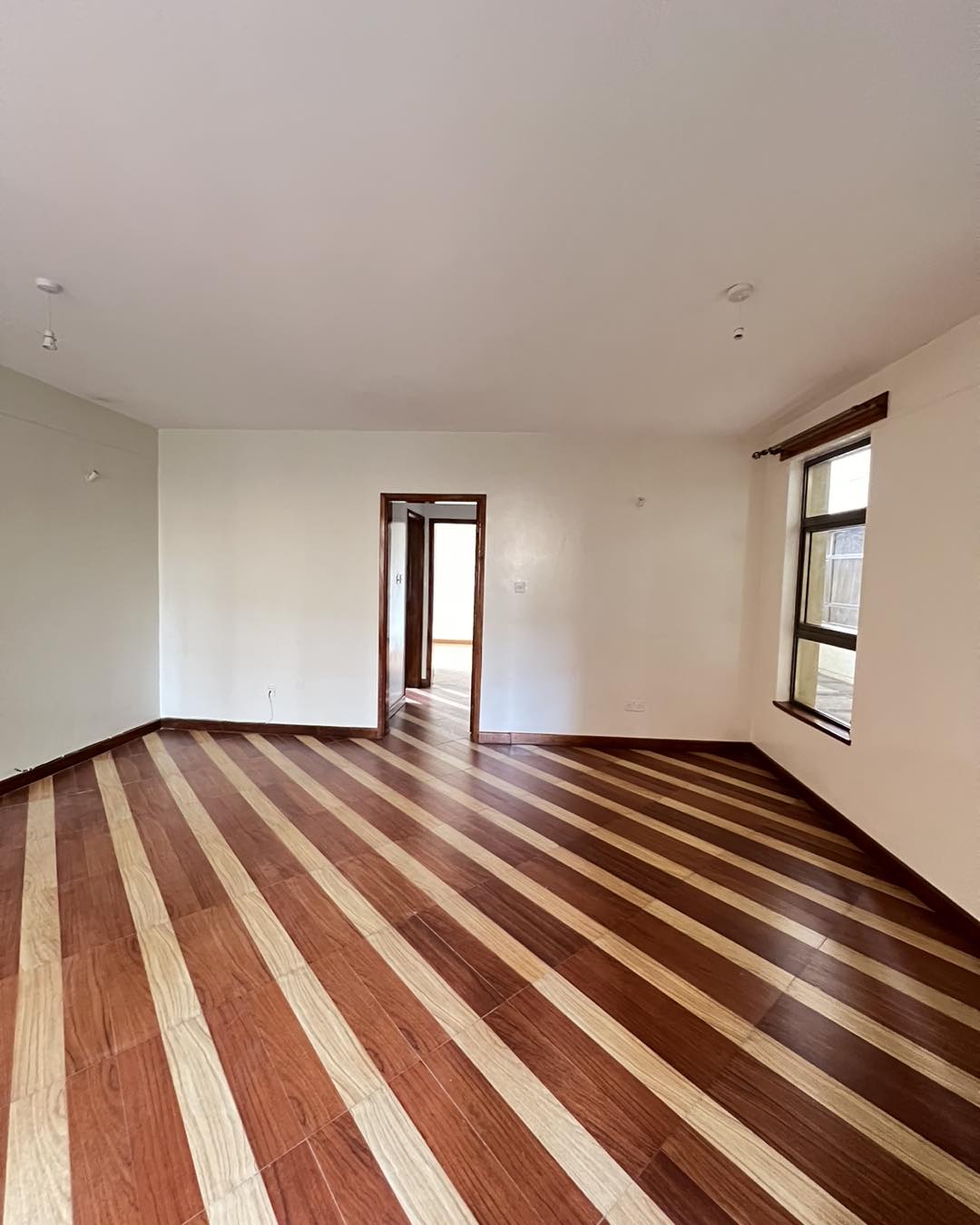 Spacious modern 1 bedroom apartment to let in naivasha road near junction mall