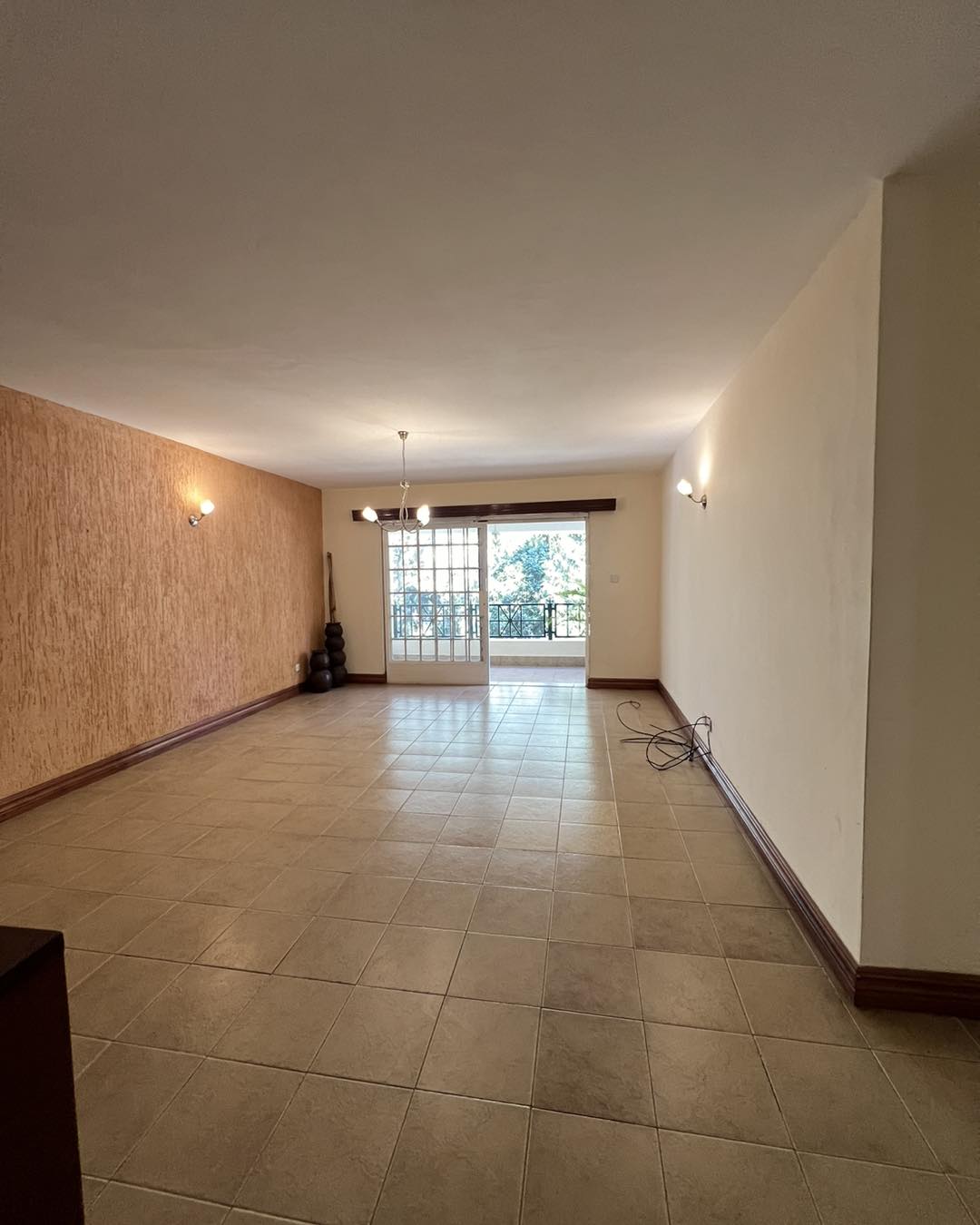 Spacious modern 3 bedroom apartment to let in riverside Image