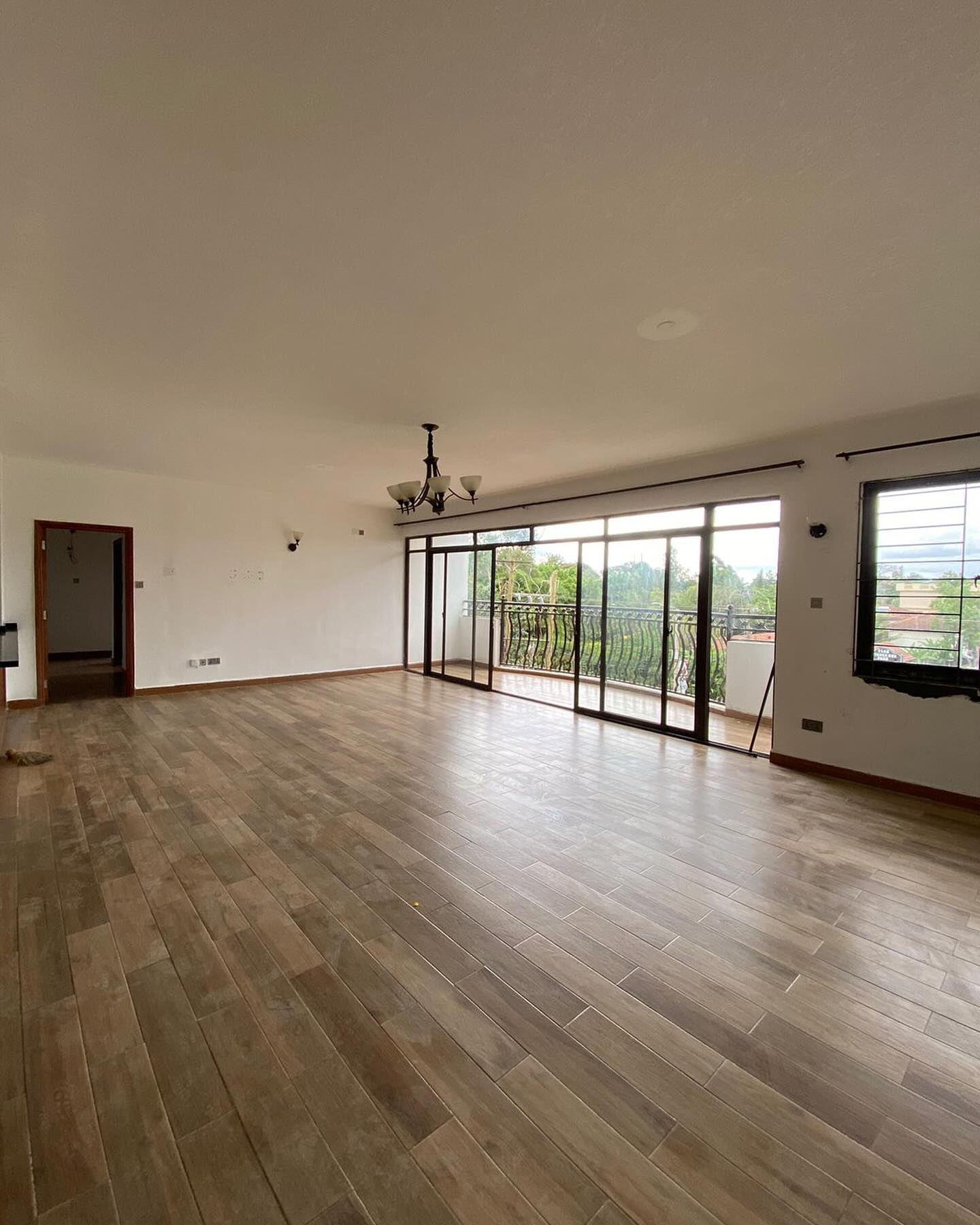 Spacious modern 3 bedroom plus dsq apartment let in Lavington