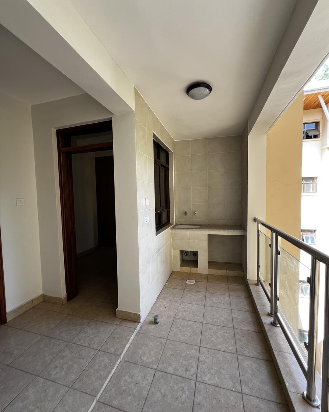 Spacious modern 3 bedroom plus dsq apartment to let in kilimani Image