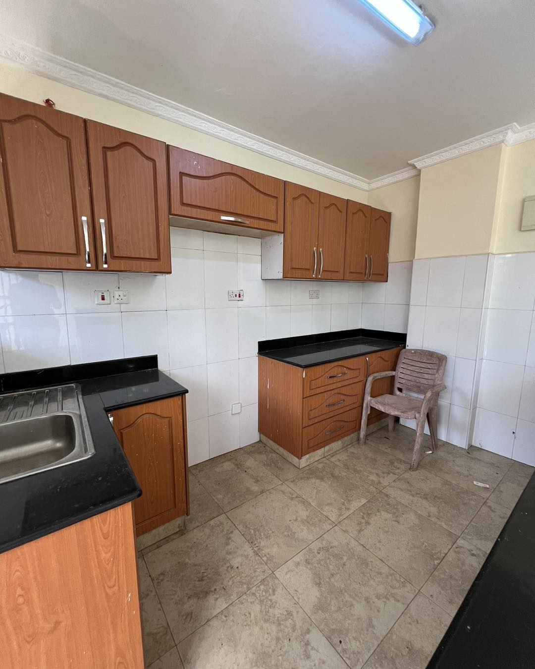 Spacious modern 3 bedroom plus dsq apartment to let in lavington