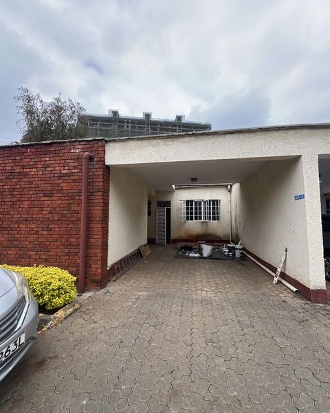 Spacious modern 4 bedroom plus dsq apartment to let in KILELESHWA