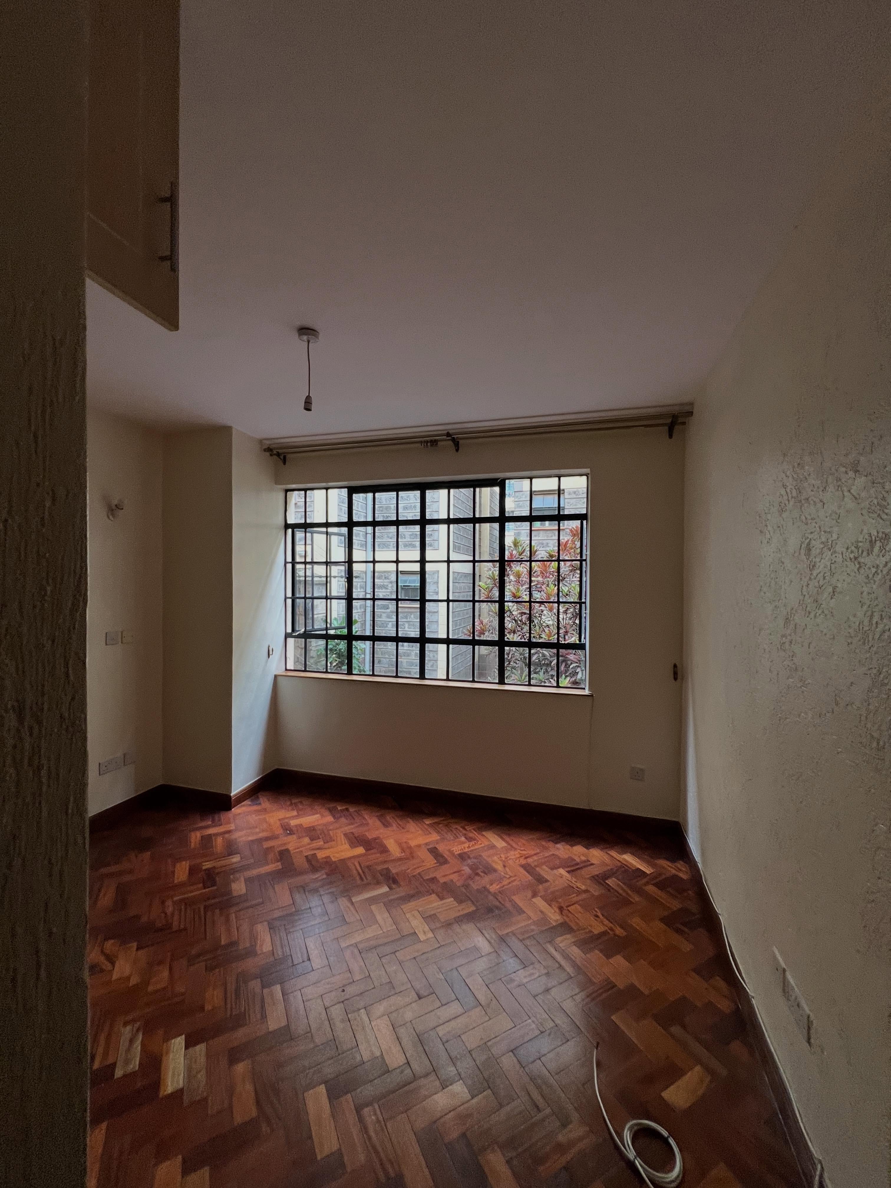 Spacious newly renovated 3 bedroom plus dsq apartment to let in lavington