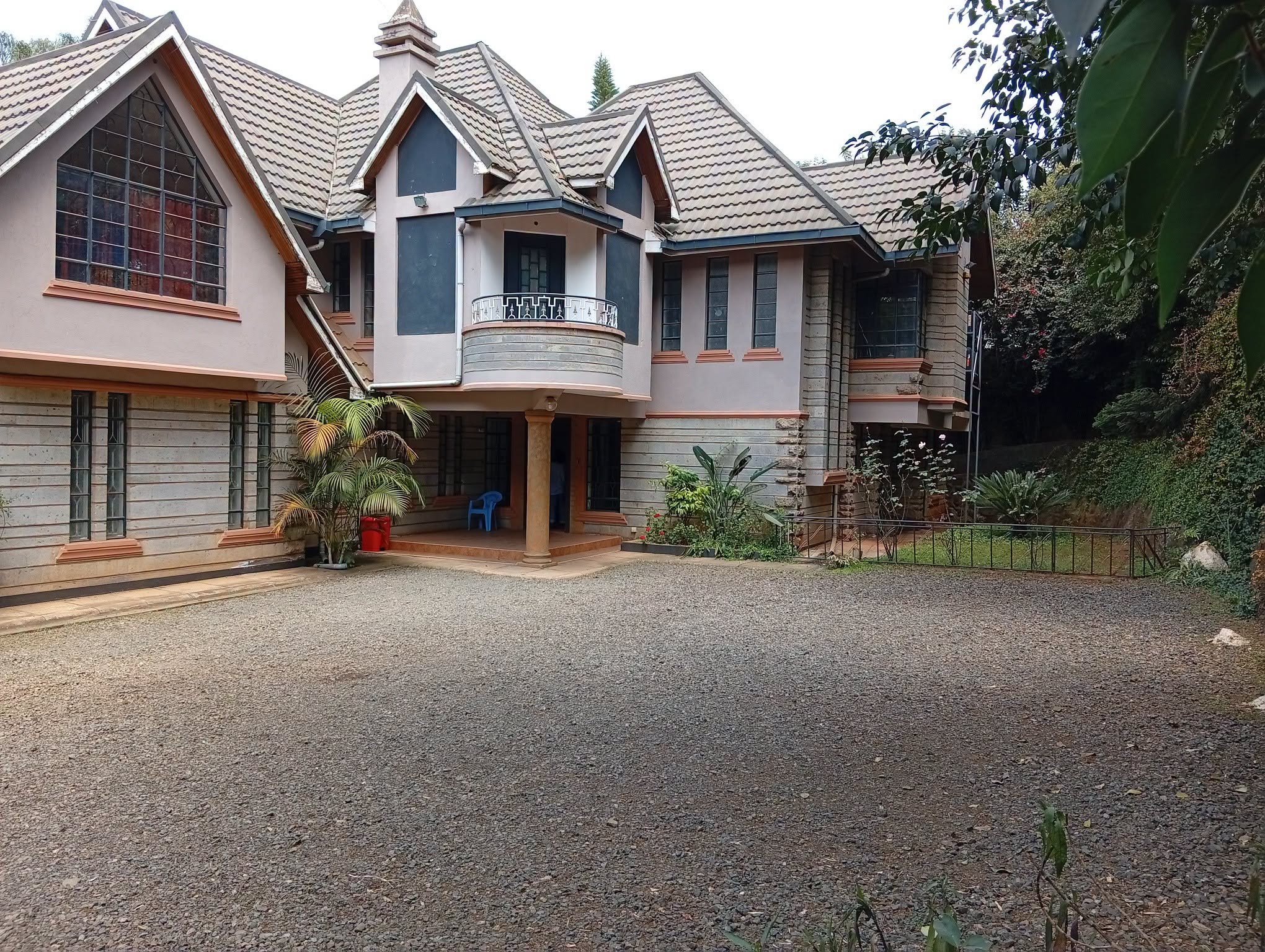 spacious office space to let in karen