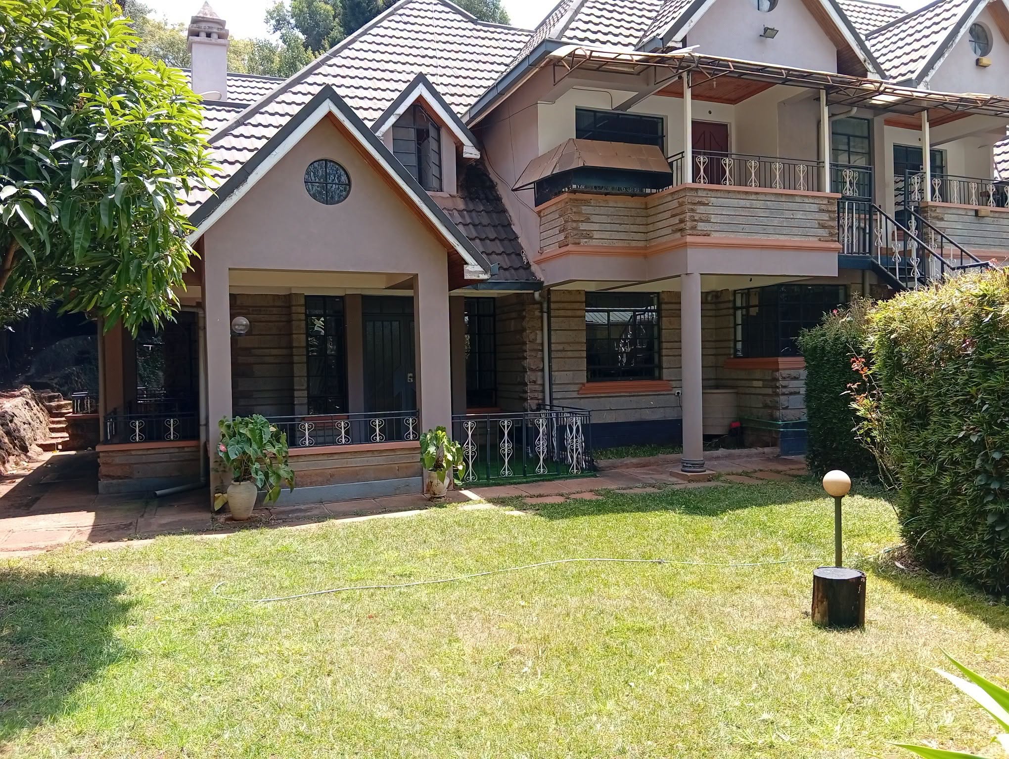 spacious office space to let in karen Image