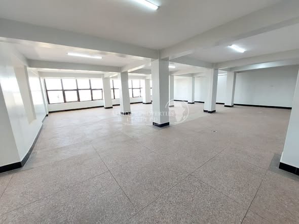 spacious office spaces to let in membly