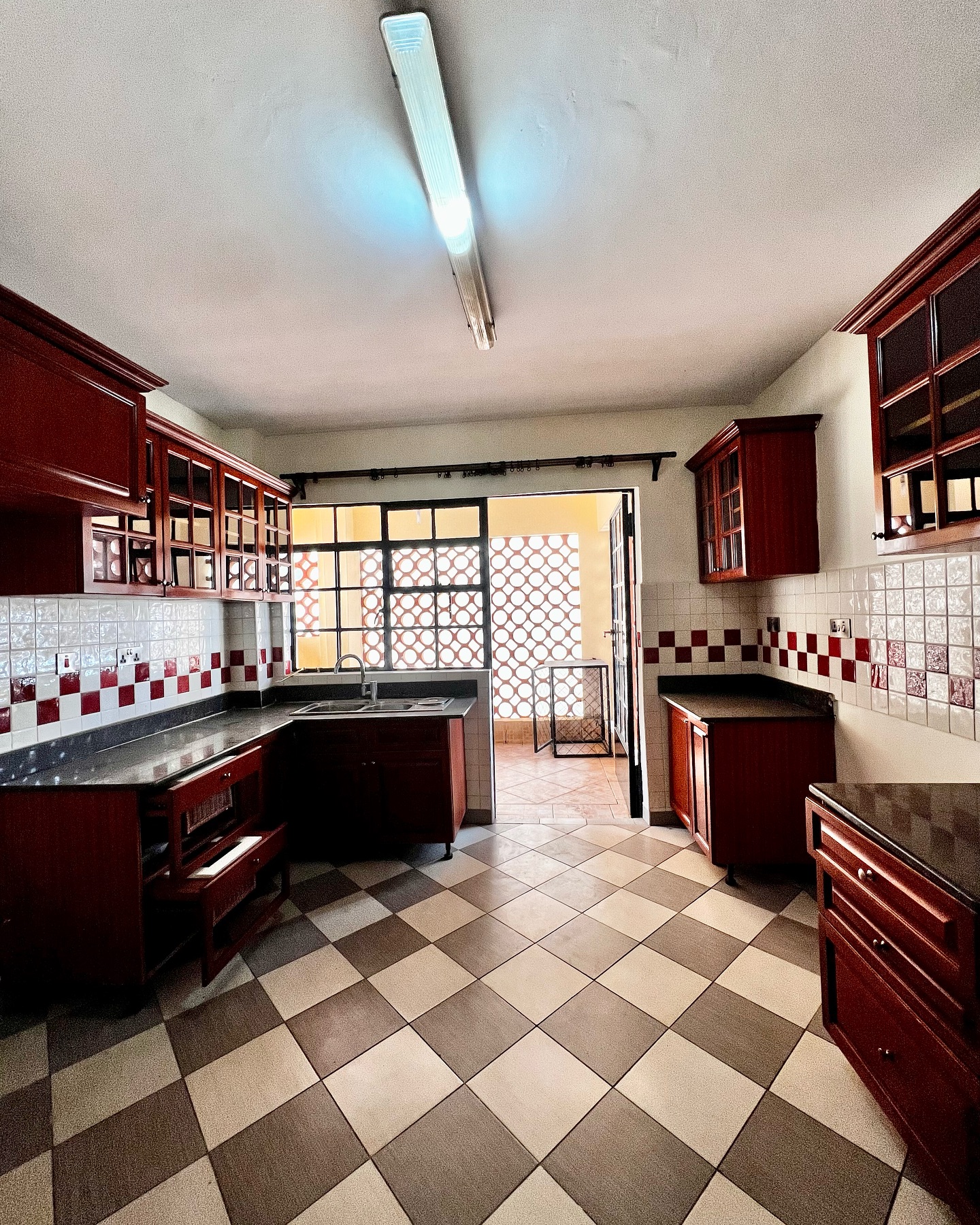 Spacious three bedroom apartment for rent in Kileleshwa Image