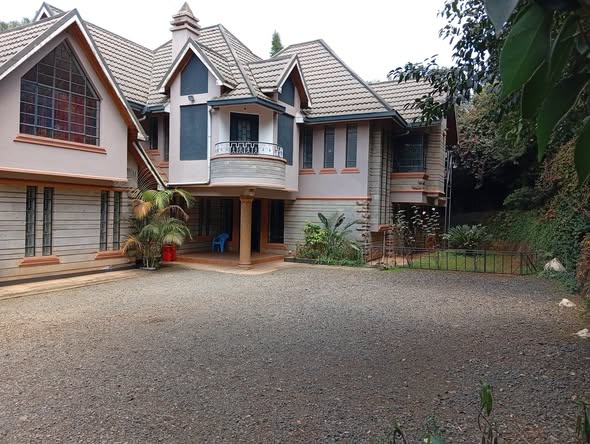 Spaciuous office space to let in karen