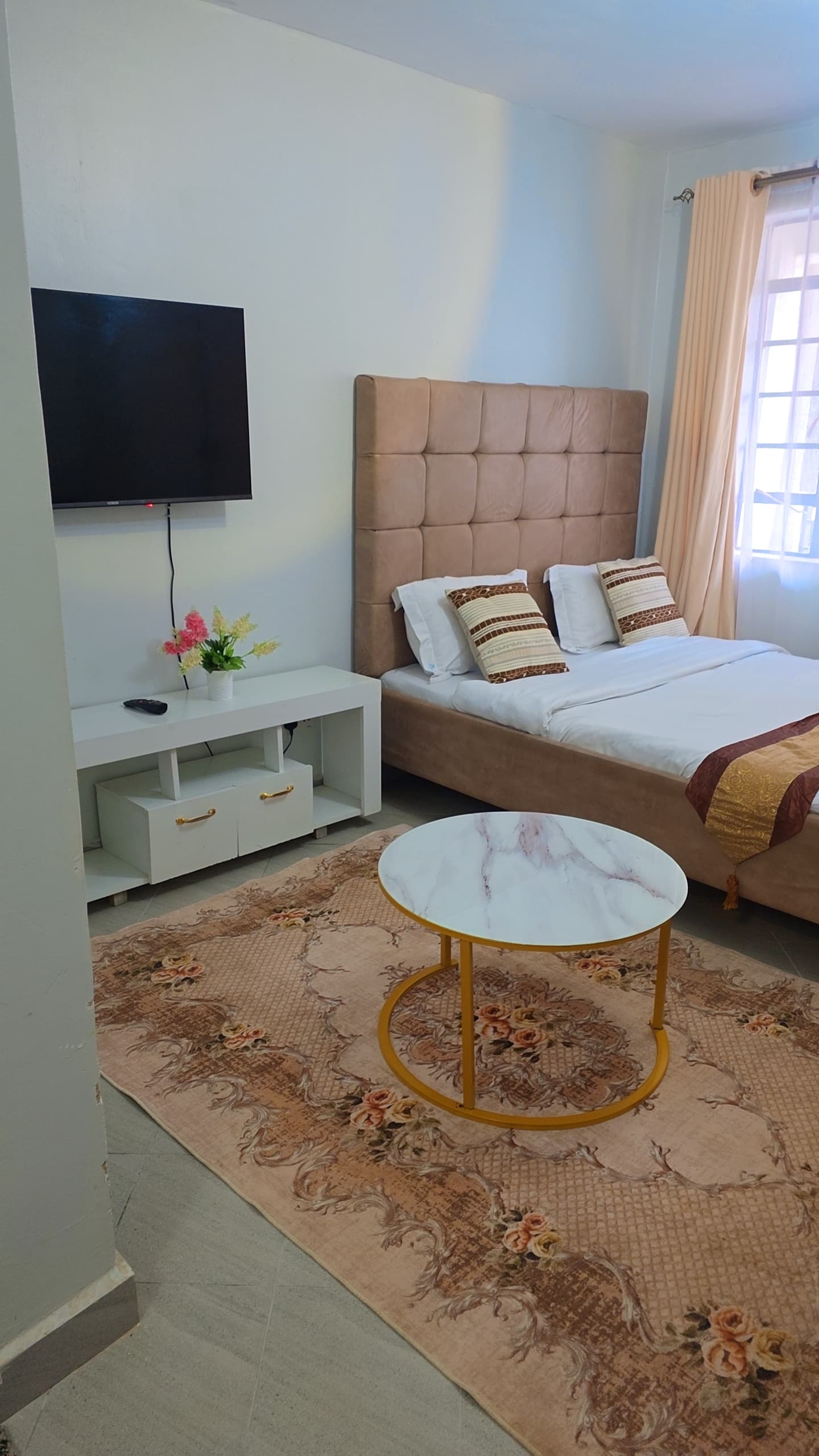 Studio apartment for airbnb to let on waiyaki way