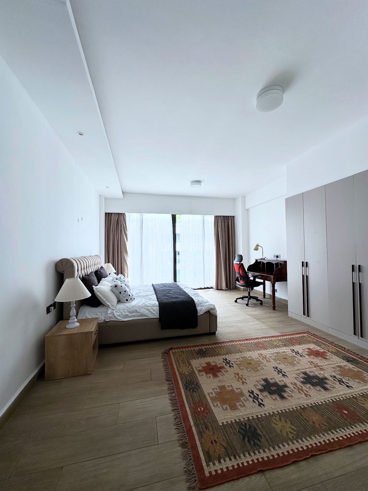 Stunning 3 bedroom fully furnished apartment to let in the heart of Riverside at riverside square Image