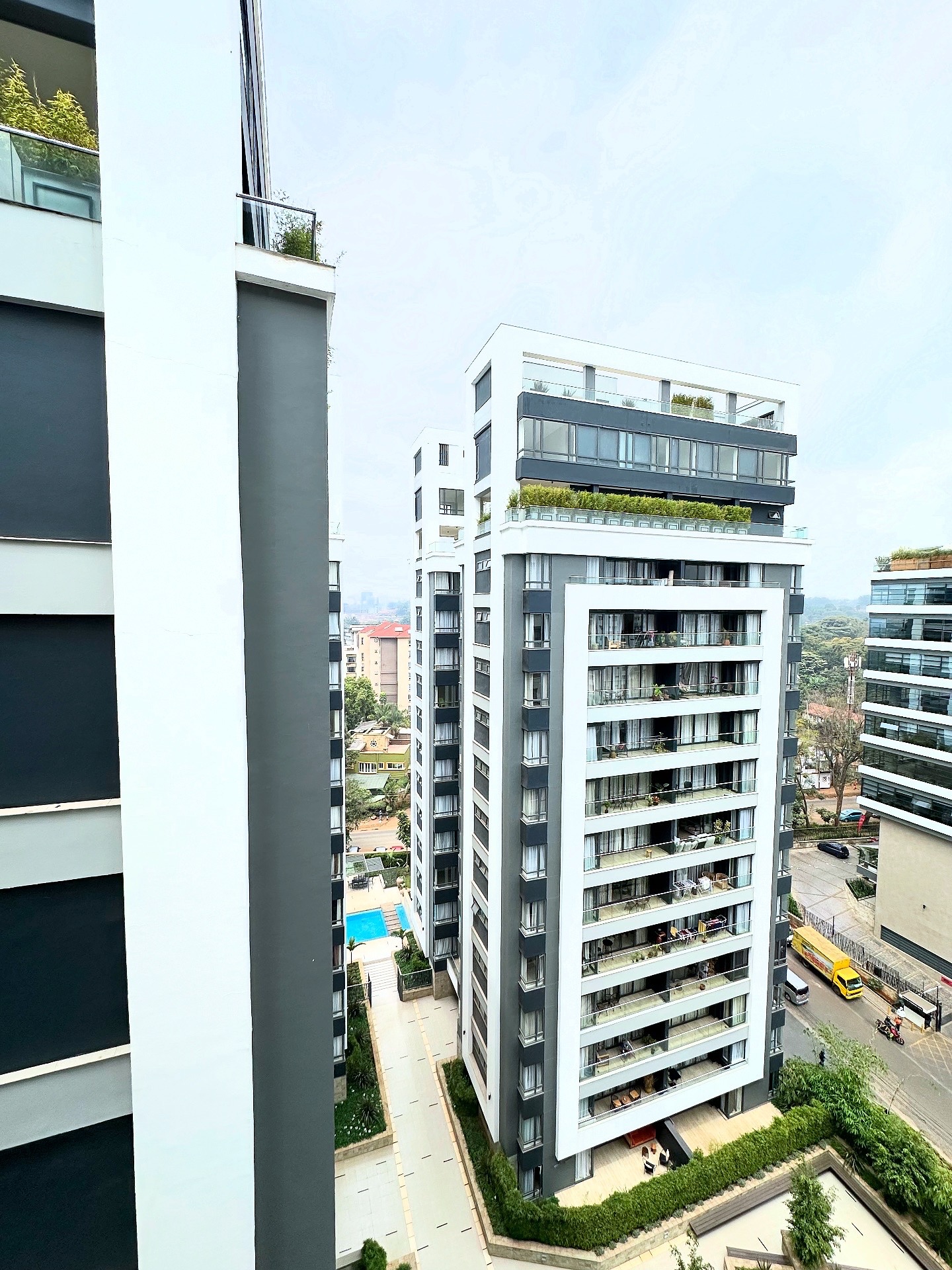 Stunning 3 bedroom fully furnished apartment to let in the heart of Riverside at riverside square