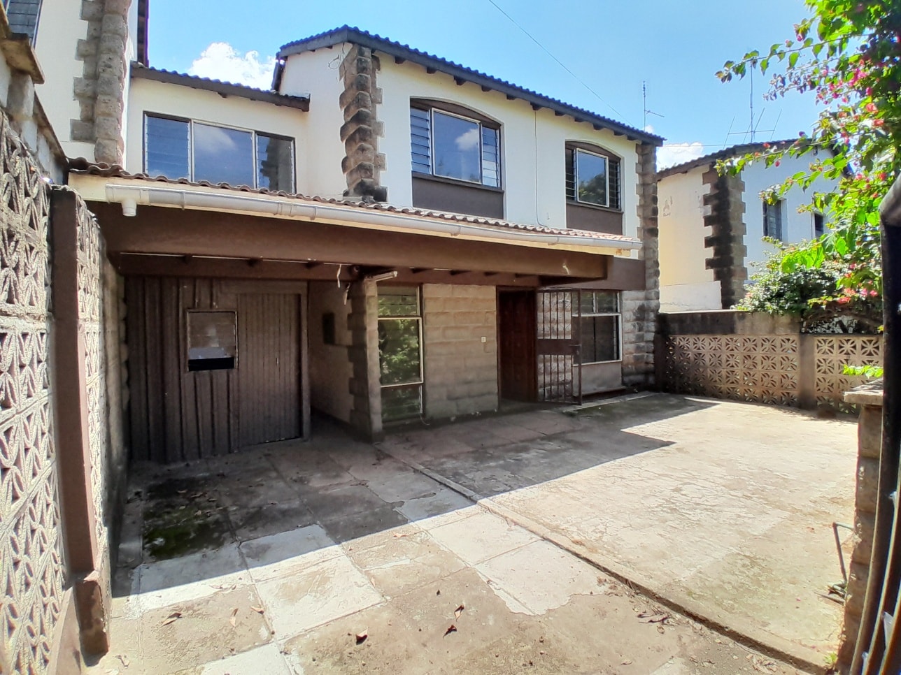 Stunning 3-Bedroom Maisonette + SQ For Sale Ngumo Estate, Nairobi