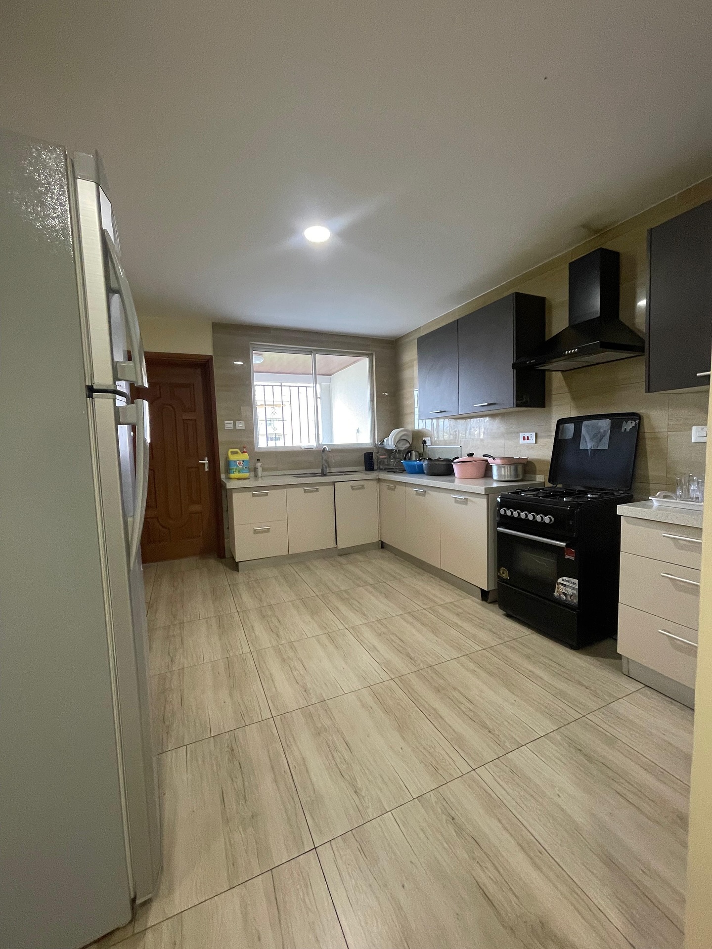 Stunning 4 Bedroom Apartment Plus DSQ For Rent in Kilimani Image