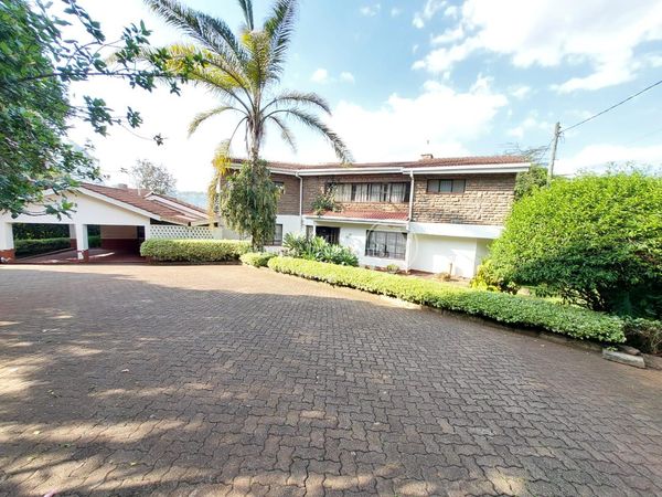 Stunning 4 Bedroom Maisonette For Sale in Runda