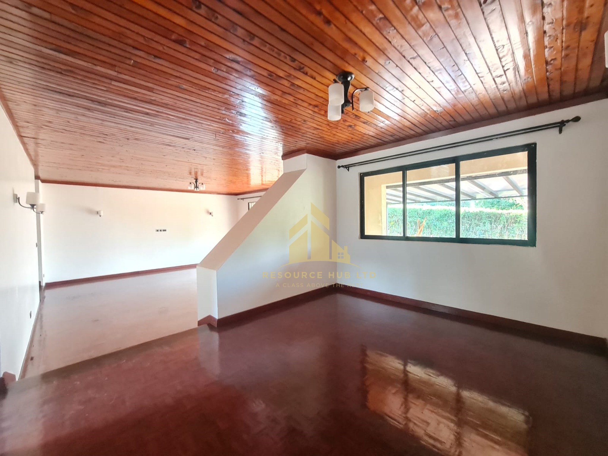 stunning 4 bedrooms bungalow (single level) to let in Loresho Image