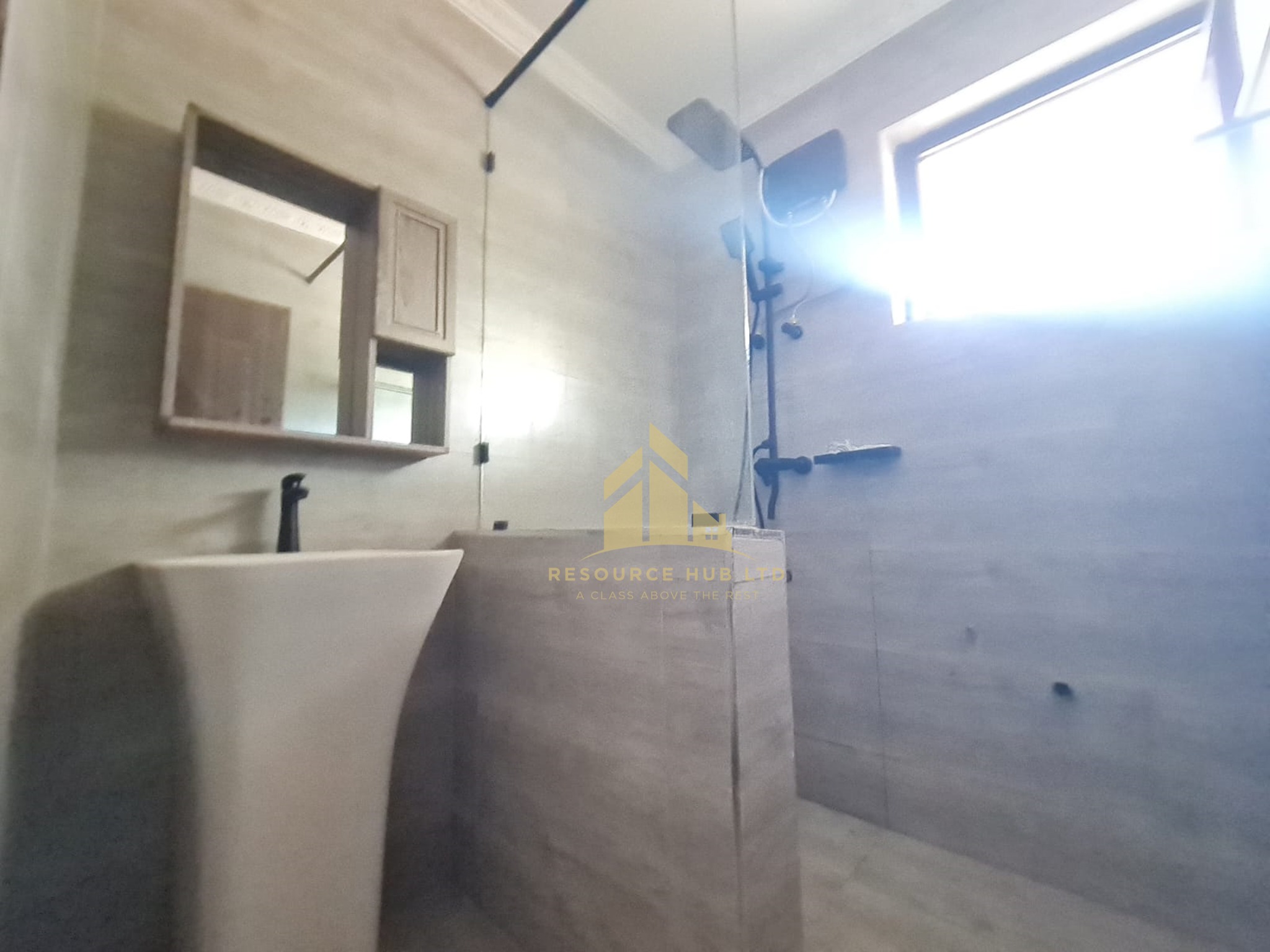 stunning 4 bedrooms bungalow (single level) to let in Loresho Image