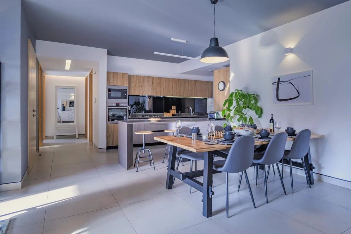 Stunning furnished 2 Bedroom Apartment To Let in Kilimani