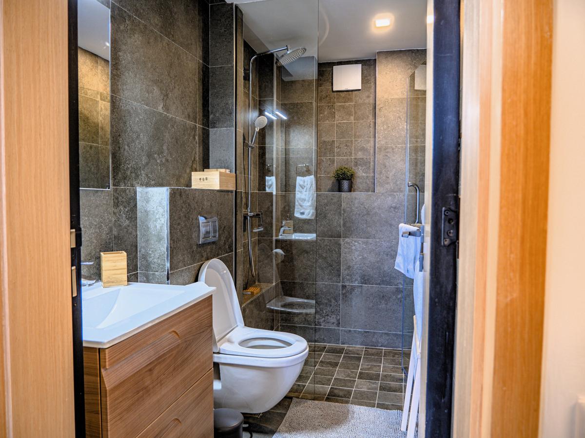 Stunning furnished 2 Bedroom Apartment Image