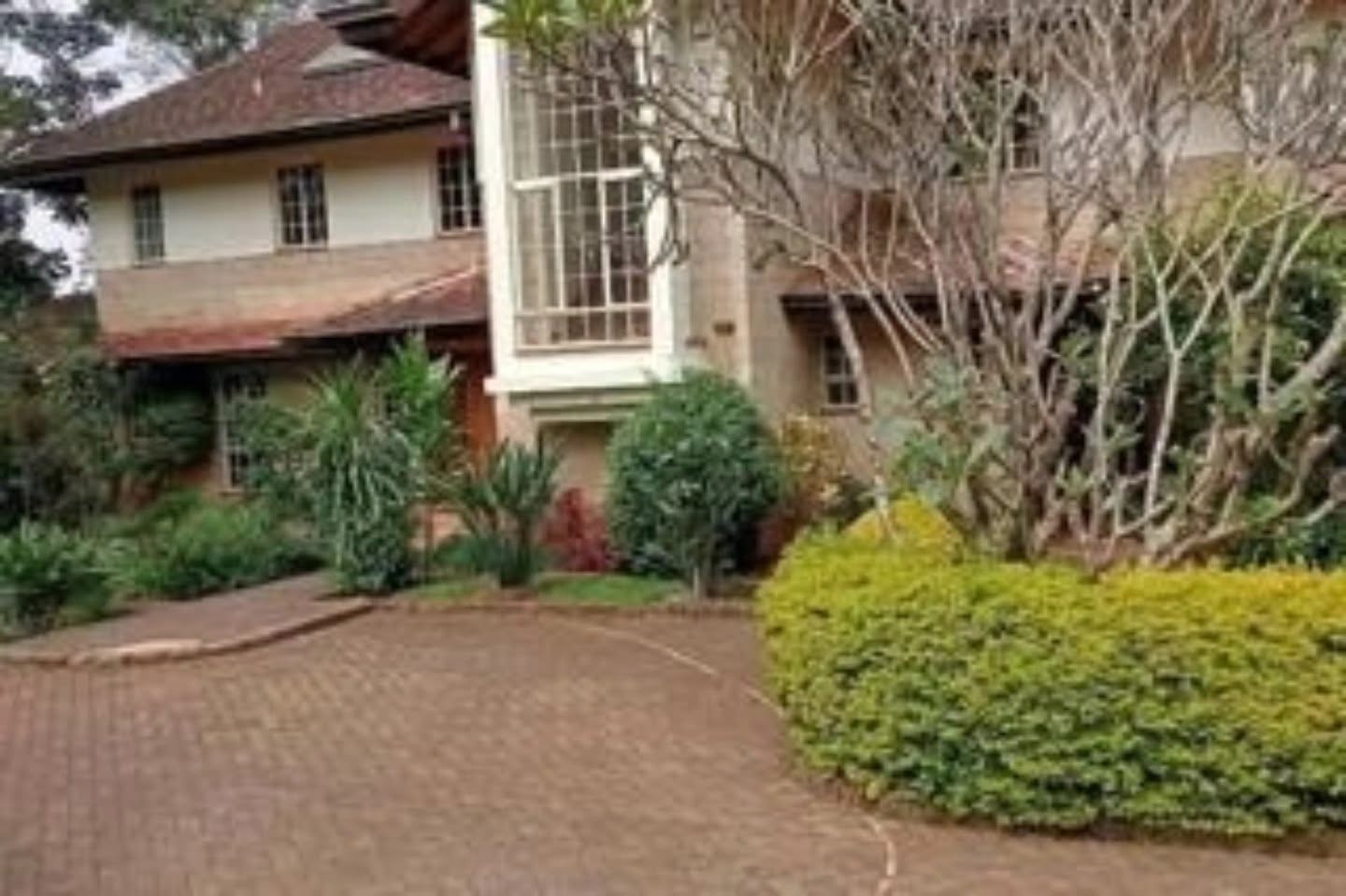 stylish five bedrooms townhouse for rent in Rosslyn