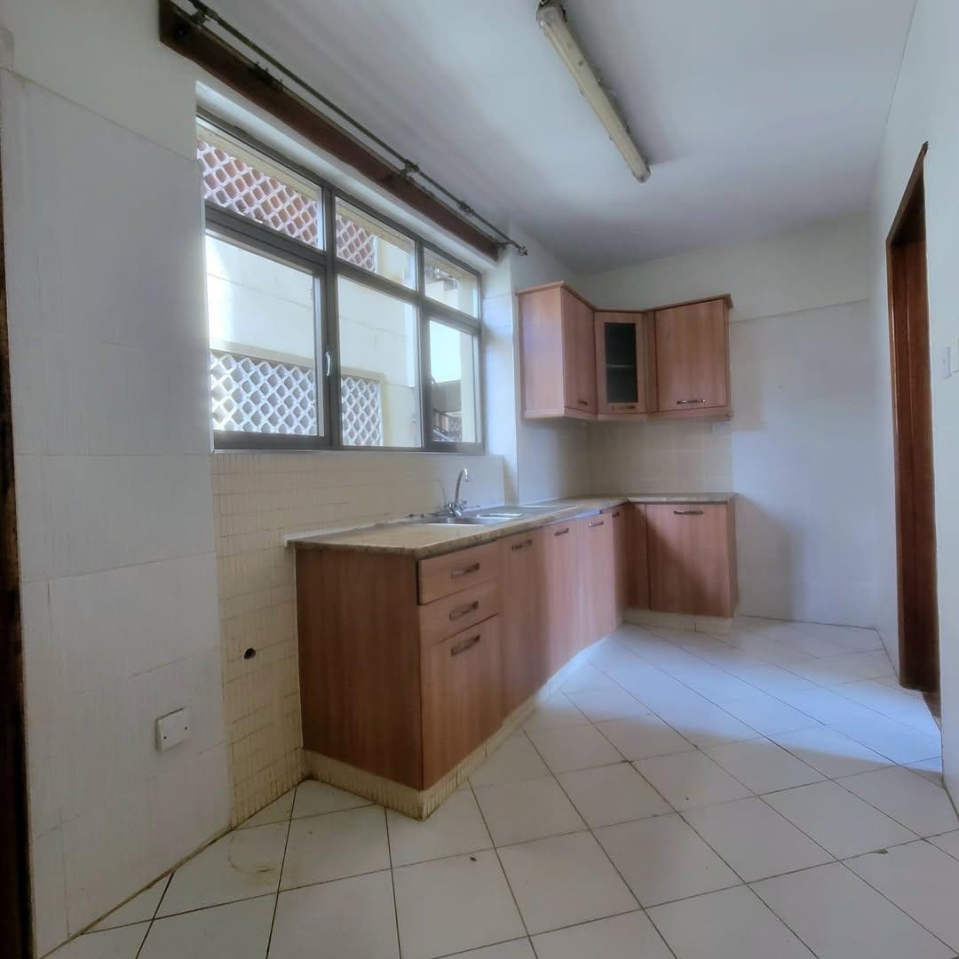 Super huge 1 bedroom apartment to let near junction mall off ngong rd Image