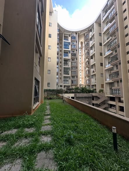 Three- bedroom duplex apartment + DSQ for sale in Riverside Drive
