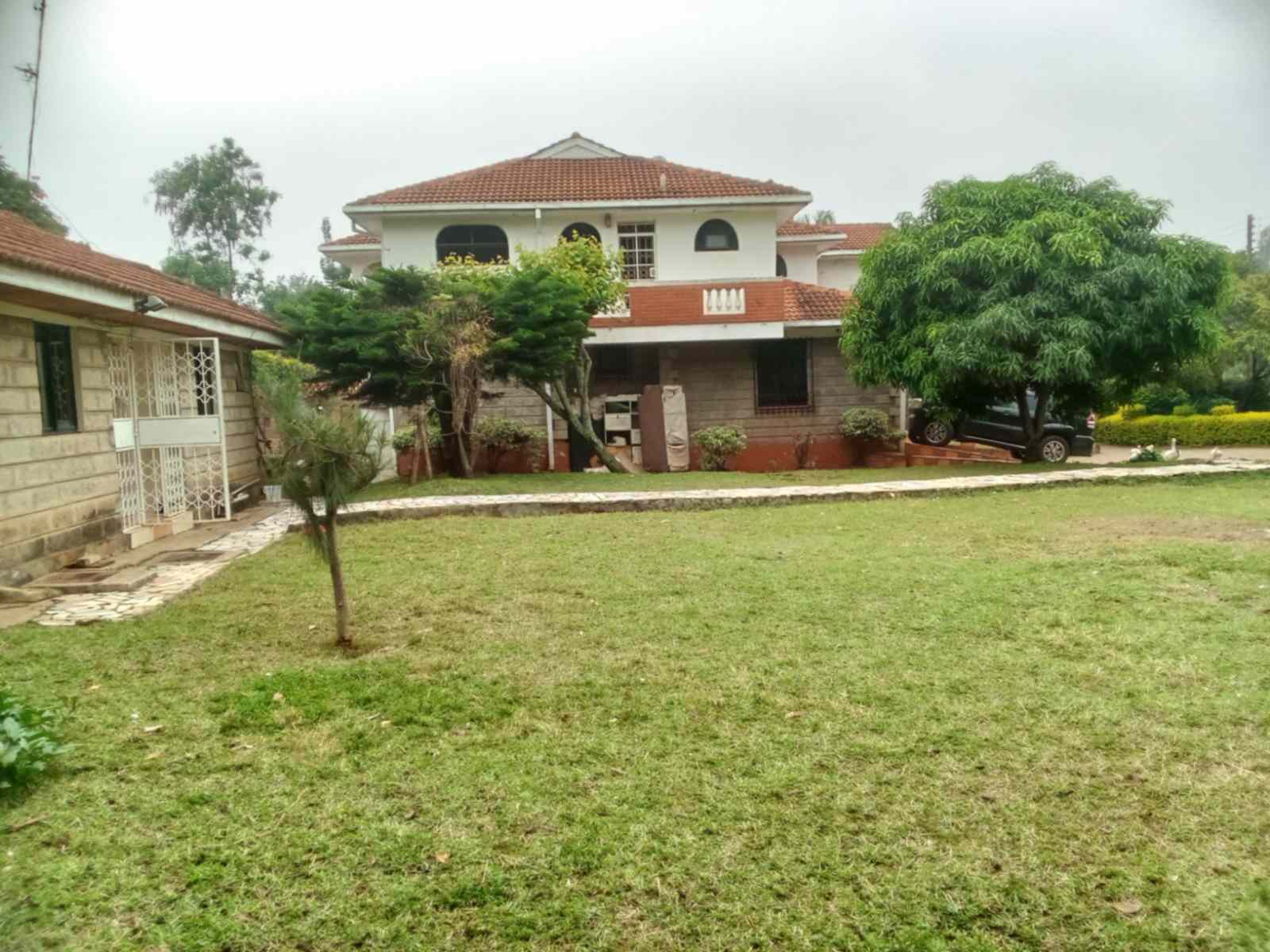 13 bedroom maisonette to let in Lavington Image