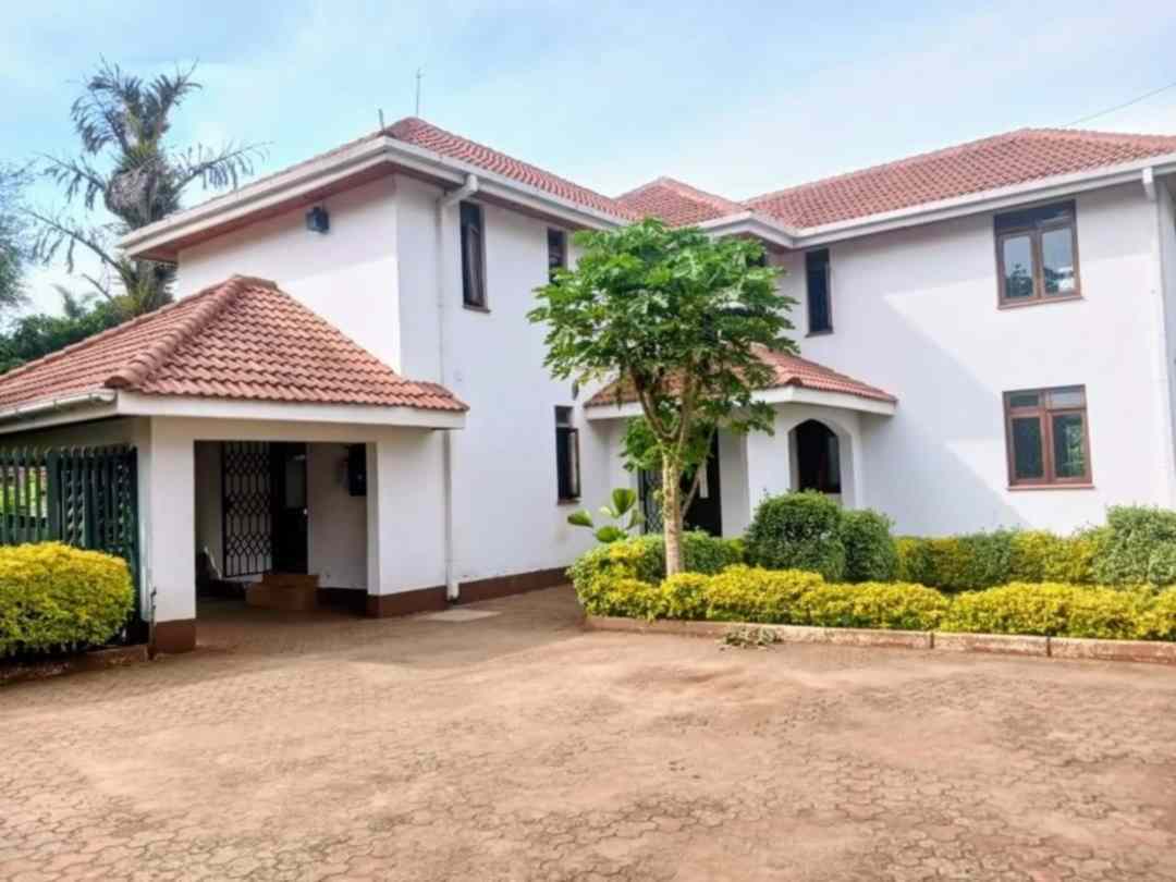 4 Bedroom Maisonette To Let in Lavington Image