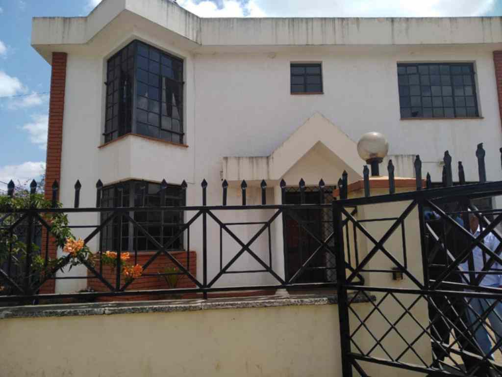 5 bedroom maisonette to let in Jabavu Road Image