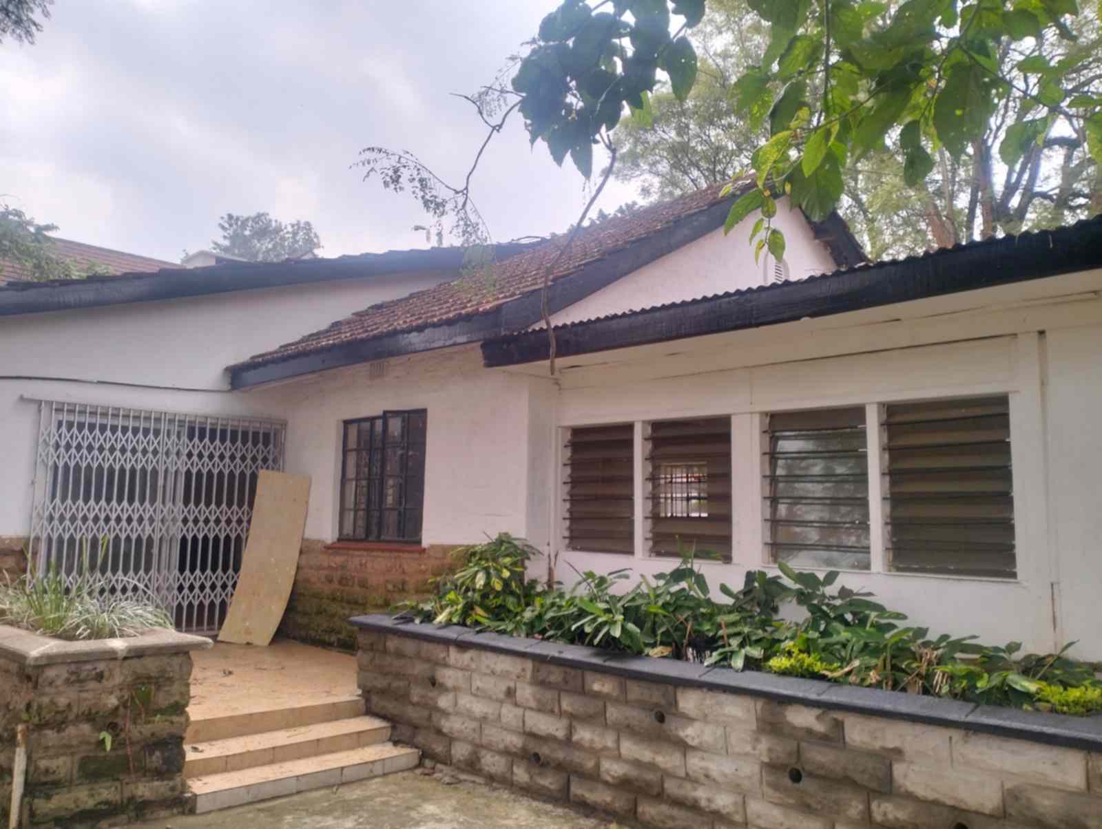 6 Bedroom Bungalow To Let in Lavington Image