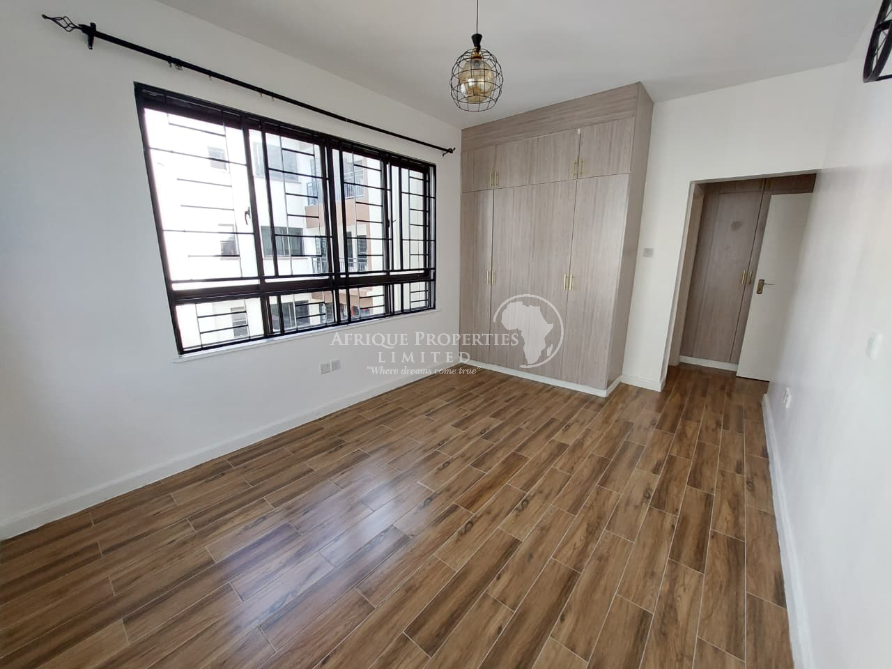 𝐒𝐩𝐚𝐜𝐢𝐨𝐮𝐬 & 𝐌𝐨𝐝𝐞𝐫𝐧 𝟑 𝐁𝐞𝐝𝐫𝐨𝐨𝐦 𝐀𝐩𝐚𝐫𝐭𝐦𝐞𝐧𝐭 + 𝐒𝐐 To Let in Lavington Image